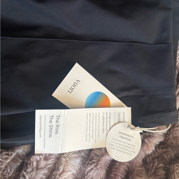 Vuori Women's Black Wide-Leg Trousers - Picture 13 of 16